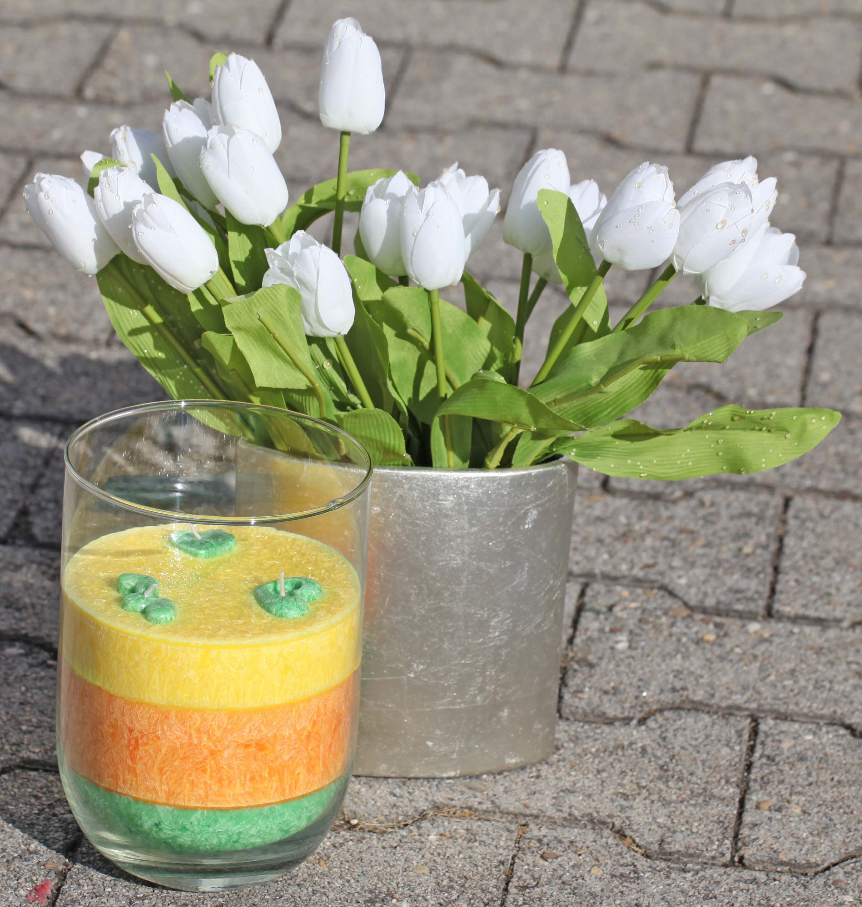 G-803-Oster-Fr-hlingskerze-mit-Tulpen-f-r-Shop Herzlicht-Kerze Frühling dreifarbig - grün,orange und gelb