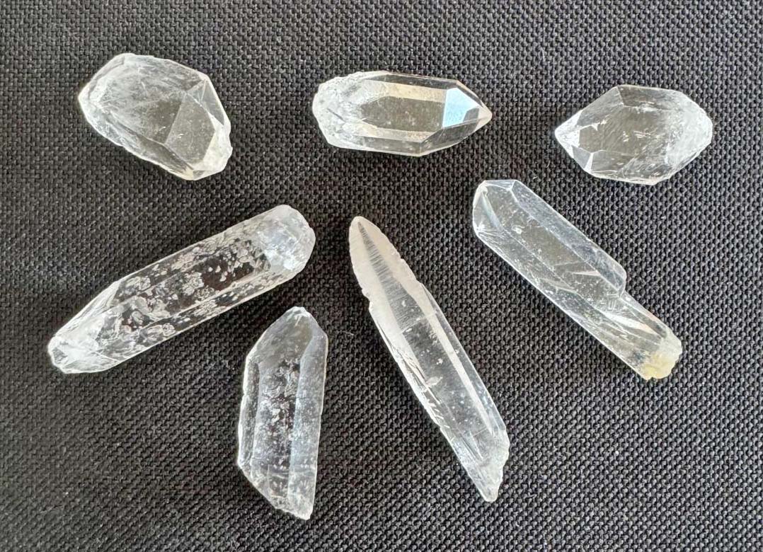 Bergkristall Spitzen roh gute Qualität  ca. 5 bis 10 Stück (gesamt 50g) Bergkristall Spitzen roh gute Qualität  ca. 5 bis 10 Stück (gesamt 50g)