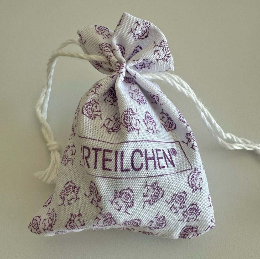 Grüner Jaspis Edelsteine im Stoff-Säckchen 50g Grüner Jaspis Edelsteine im Stoff-Säckchen 50g